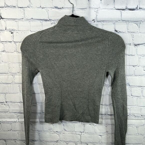 🐢 Express Cropped Turtleneck Sweater - Ribbed Gray, Size XS - Picture 4 of 4